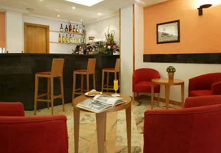 Catalonia Albeniz מלון