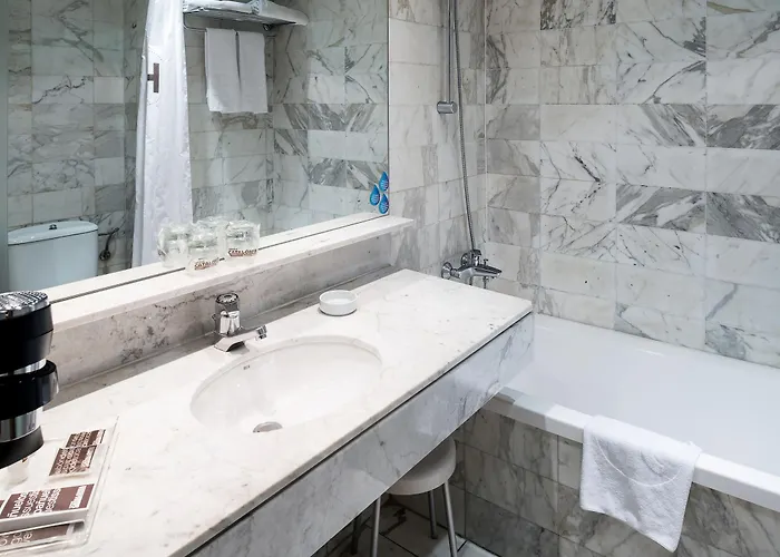 Ξενοδοχείο Catalonia Albeniz 3*