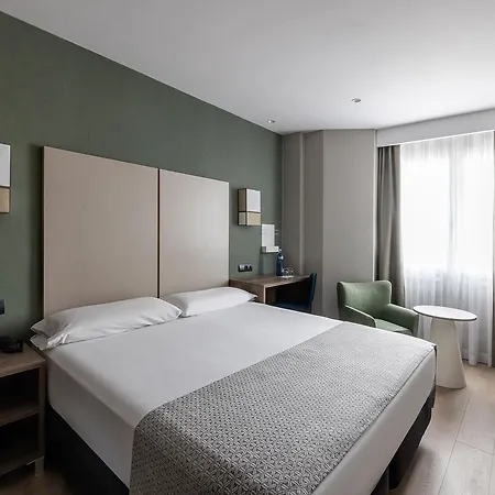 Hotel Catalonia Albeniz 3*