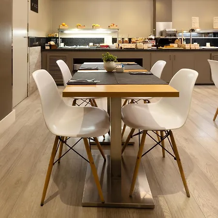 Catalonia Albeniz Hotel